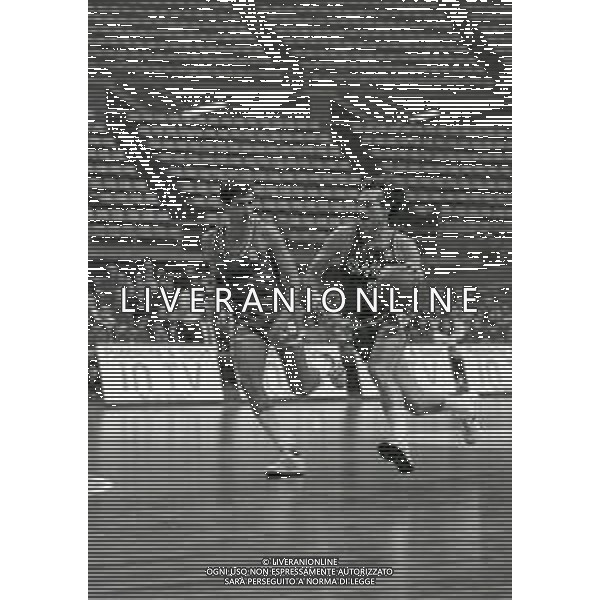 NEG-1983-1984 MILANO SIMAC MILANO-CIBONA ZAGABRIA COPPA CAMPIONI NELLA FOTO MIKE D\'ANTONI AG ALDO LIVERANI SAS