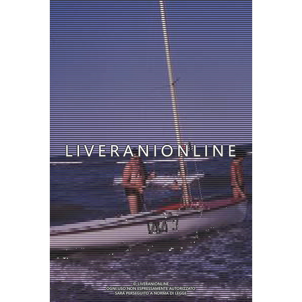 DIAP-RETROSPETTIVA PIETRO LONGO POLITICO NELLA FOTO PIETRO LONGO NELL\'ANNO 198O AL MARE AG ALDO LIVERANI SAS