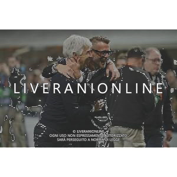 TVRG Atalanta vs Olympique Marsiglia nella foto Gian Piero Gasperini allenatore Atalanta SX e German Denis DX a fine gara Bergamo 09-05-2024 Gewiss Stadium UEFA Europa League - semifinale gara di ritorno foto Roberto Garavaglia/Agenzia Aldo Liverani sas/ AGENZIA ALDO LIVERANI SAS