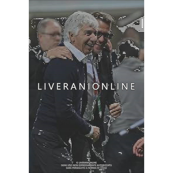 TVRG Atalanta vs Olympique Marsiglia nella foto Gian Piero Gasperini allenatore Atalanta SX e German Denis DX a fine gara Bergamo 09-05-2024 Gewiss Stadium UEFA Europa League - semifinale gara di ritorno foto Roberto Garavaglia/Agenzia Aldo Liverani sas/ AGENZIA ALDO LIVERANI SAS
