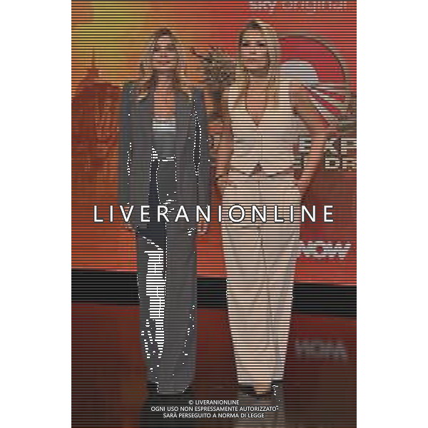 TVRG Photocall finalisti Pechino Express nella foto la coppia delle Amiche, Maddalena Corvaglia SX e Barbara Petrillo DX Milano 10-05-2024 Photocall con le coppie finaliste di Pechino Express foto Roberto Garavaglia/Agenzia Aldo Liverani sas/ AGENZIA ALDO LIVERANI SAS
