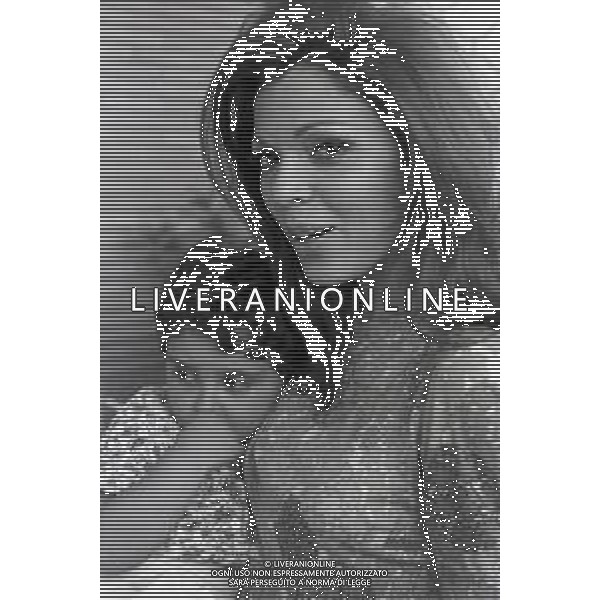 NEG-RETROSPETTIVA VALERIA FABRIZI ATTRICE NELLA FOTO VALERIA FABRIZICON LA FIGLIA A ROMA NELL\'ANNO 1968 AG ALDO LIVERANI SAS  