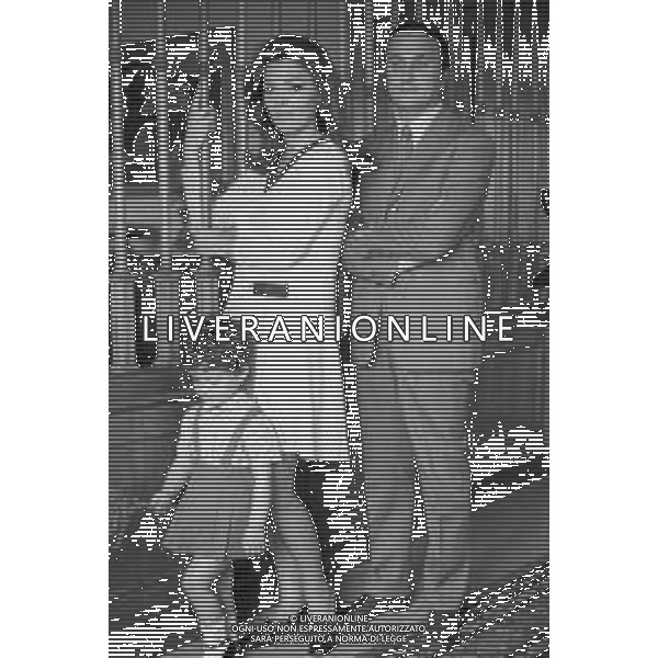 NEG-RETROSPETTIVA VALERIA FABRIZI ATTRICE NELLA FOTO VALERIA FABRIZI CON IL MARITO TATA GIACOBETTI E LA FIGLIA A ROMA NELL\'ANNO 1968 AG ALDO LIVERANI SAS 