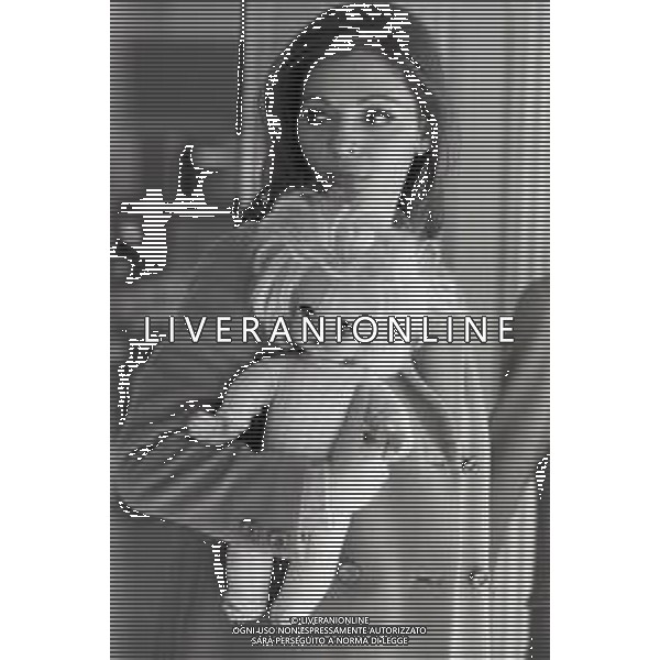 NEG-RETROSPETTIVA VALERIA FABRIZI ATTRICE NELLA FOTO VALERIA FABRIZI CON LA FIGLIA A ROMA NELL\'ANNO 1969 AG ALDO LIVERANI SAS  