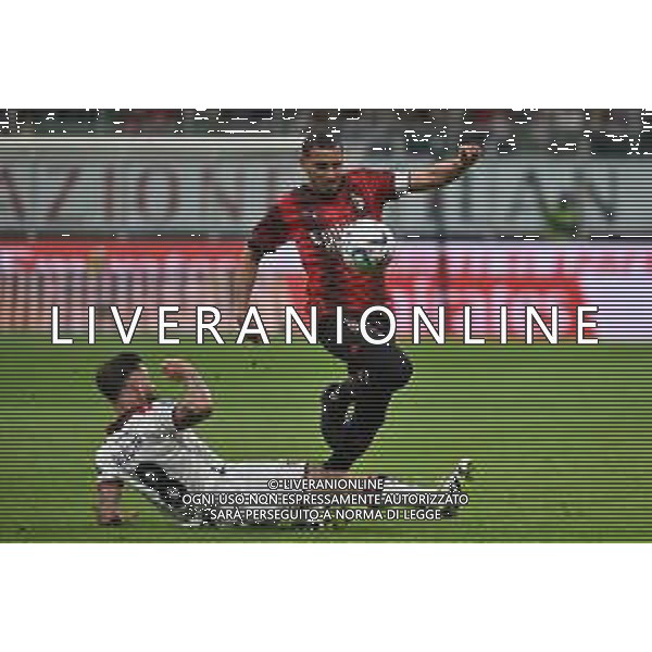 Milan vs Cagliari nella foto Nahitan Nandez (Cagliari) e Ismael Bennacer (Milan) Milano 11-05-2024 Stadio Giuseppe Meazza - San Siro Campionato Serie A TIM - 36a giornata foto Roberto Garavaglia/Agenzia Aldo Liverani sas/ AGENZIA ALDO LIVERANI SAS