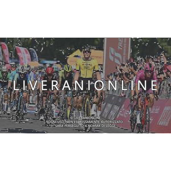 12-05-2024 Giro D\'italia; Tappa 09 Avezzano - Napoli; 2024, Visma - Lease A Bike; 2024, Lidl - Trek; Kooij, Olav; Milan, Jonathan; Napoli; ©SIROTTI / AGENZIA ALDO LIVERANI SAS