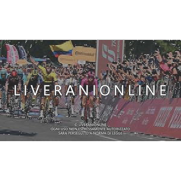 12-05-2024 Giro D\'italia; Tappa 09 Avezzano - Napoli; 2024, Visma - Lease A Bike; 2024, Lidl - Trek; Kooij, Olav; Milan, Jonathan; Napoli; ©SIROTTI / AGENZIA ALDO LIVERANI SAS