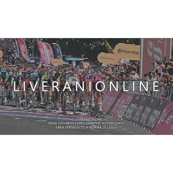12-05-2024 Giro D\'italia; Tappa 09 Avezzano - Napoli; 2024, Visma - Lease A Bike; 2024, Lidl - Trek; Kooij, Olav; Milan, Jonathan; Napoli; ©SIROTTI / AGENZIA ALDO LIVERANI SAS