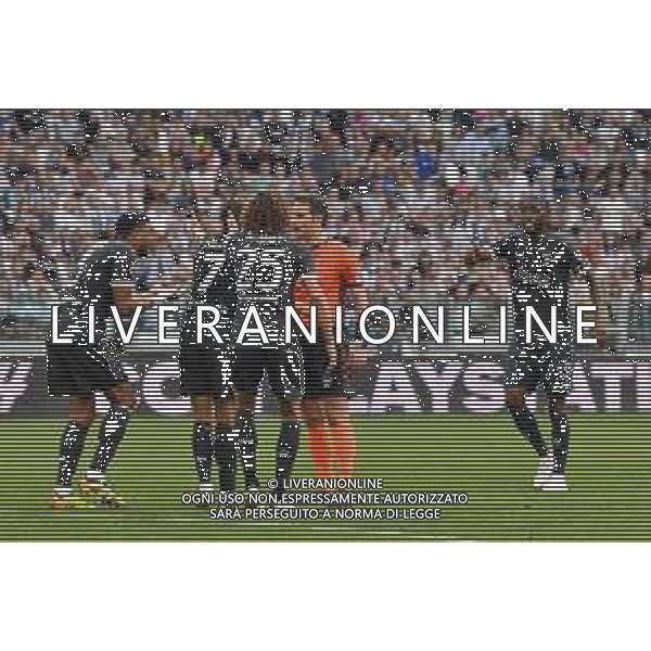 Torino 12.05.2024 Allianz Stadium @Manuela Viganti /Ag. Aldo Liverani sas Juventus vs Salernitana Campionato Calcio Serie A TIM 2023/2024 36a giornata Nella foto: i giocatori della juventus protestano con arbitro alberto santoro ©Viganti / AGENZIA ALDO LIVERANI SAS