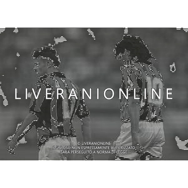 NEG-19-05-1992 MILANO- PARTITA AMICHEVOLE MILAN-BRASILE CON L\'ADDIO AL CALCIO DI CARLO ANCELOTTI NELLA FOTO MARCO SIMONE E RUUD GULLIT AG ALDO LIVERANI SAS