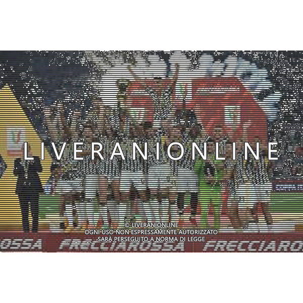 Atalanta vs Juventus - Coppa Italia Freccia Rossa - Finale - Stadio Olimpico - Roma 15-05-2024 nella foto La Juventus alza la coppa Italia ©Federico Gaetano / AGENZIA ALDO LIVERANI SAS