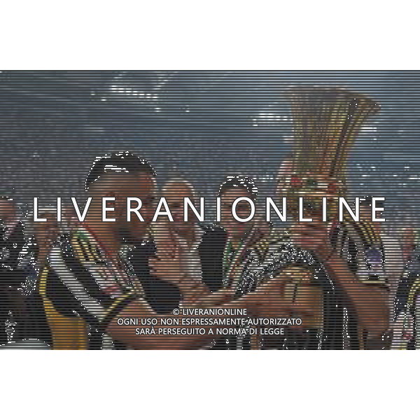 Atalanta vs Juventus - Coppa Italia Freccia Rossa - Finale - Stadio Olimpico - Roma 15-05-2024 nella foto Kostic e Rabiot con la coppa foto federico gaetano-ag aldo liverani sas