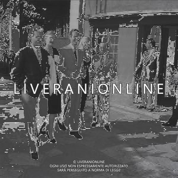 NEG-RETROSPETTIVA ANTONIO DE CURTIS IN ARTE TOTO\' NELLA FOTO ANTONIO DE CURTIS IN ARTE TOTO\' CON MISS AUSTRALIA DORIAN GRAY E TEDDY RENO ROMA NELL\'ANNO 1950 FOTO SANDRO VESPASIANI-AG ALDO LIVERANI SAS