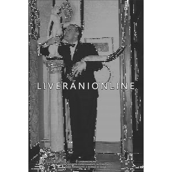 NEG-RETROSPETTIVA ANTONIO DE CURTIS IN ARTE TOTO\' NELLA FOTO ANTONIO DE CURTIS IN ARTE TOTO\' A ROMANELL\'ANNO 1950 FOTO SANDRO VESPASIANI-AG ALDO LIVERANI SAS
