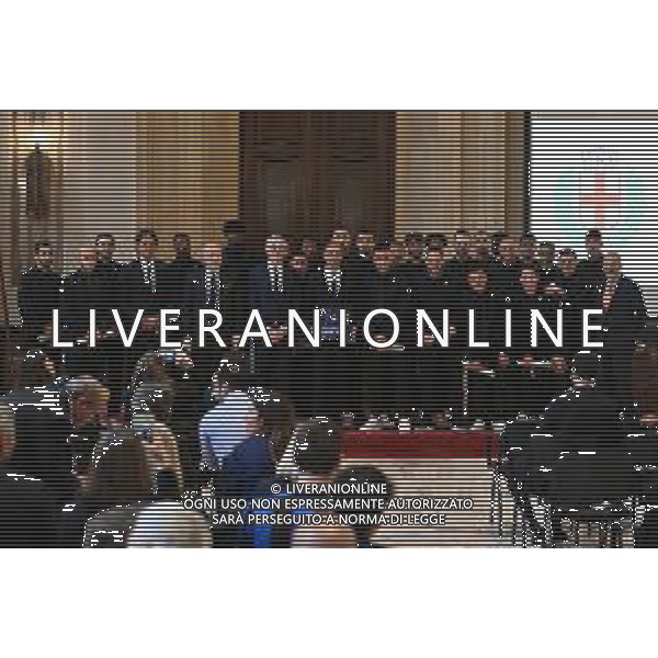 TVRG Ambrogino Inter nella foto giocatori e straff con il riconoscimento Milano 17-05-2024 Inter premiata con l\'Ambrogino d\'Oro dopo la vittoria della seconda stella foto Roberto Garavaglia/Agenzia Aldo Liverani sas / AGENZIA ALDO LIVERANI SAS