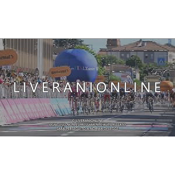17-05-2024 Giro D\'italia; Tappa 13 Riccione - Cento; 2024, Lidl - Trek; 2024, Cofidis; Milan, Jonathan; Aniolkowski, Stanislaw; Cento; ©SIROTTI / AGENZIA ALDO LIVERANI SAS