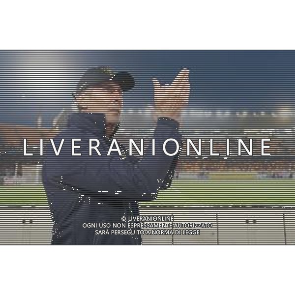 TVEM coach Luca Gotti of US Lecce applauds fans during the Italian soccer Serie A match US Lecce vs Atalanta on May 18, 2024 at Via del Mare Stadium in Lecce, Italy. Photo Emmanuele Mastrodonato/agenzia Liverani / AGENZIA ALDO LIVERANI SAS