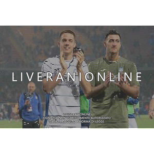 TVEM Mario Pasalic of Atalanta and Juan Musso of Atalanta the US Lecce players applauds fans during the Italian soccer Serie A match US Lecce vs Atalanta on May 18, 2024 at Via del Mare Stadium in Lecce, Italy. Photo Emmanuele Mastrodonato/agenzia Liverani / AGENZIA ALDO LIVERANI SAS