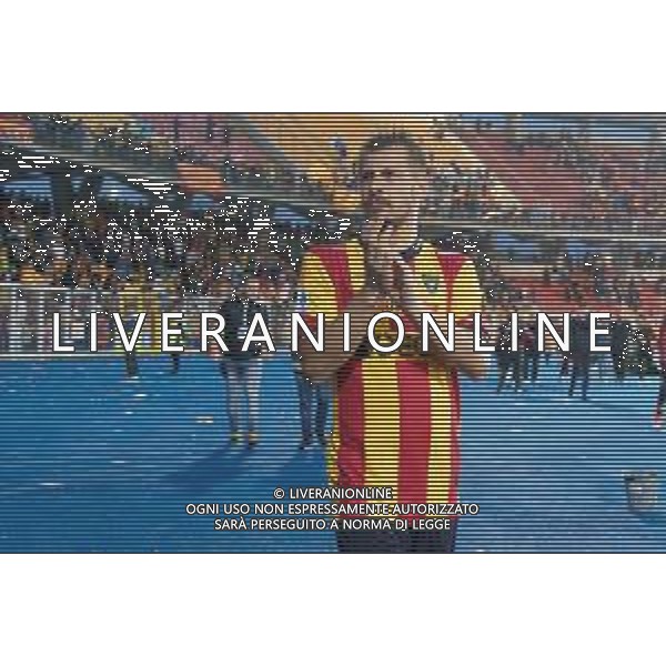 TVEM Ylber Ramadani of US Lecce applauds fans during the Italian soccer Serie A match US Lecce vs Atalanta on May 18, 2024 at Via del Mare Stadium in Lecce, Italy. Photo Emmanuele Mastrodonato/agenzia Liverani / AGENZIA ALDO LIVERANI SAS