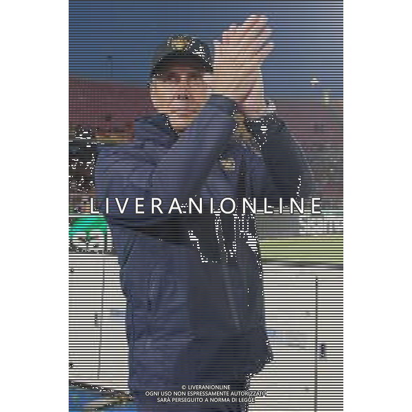 TVEM coach Luca Gotti of US Lecce applauds fans during the Italian soccer Serie A match US Lecce vs Atalanta on May 18, 2024 at Via del Mare Stadium in Lecce, Italy. Photo Emmanuele Mastrodonato/agenzia Liverani / AGENZIA ALDO LIVERANI SAS