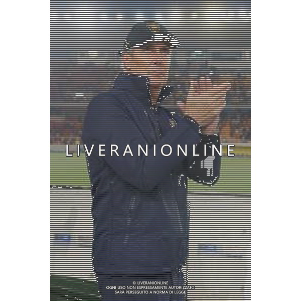 TVEM coach Luca Gotti of US Lecce applauds fans during the Italian soccer Serie A match US Lecce vs Atalanta on May 18, 2024 at Via del Mare Stadium in Lecce, Italy. Photo Emmanuele Mastrodonato/agenzia Liverani / AGENZIA ALDO LIVERANI SAS