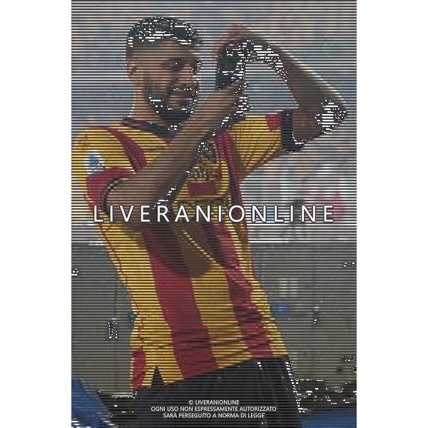 TVEM Hamza Rafia of US Lecce photographs his fans during the Italian soccer Serie A match US Lecce vs Atalanta on May 18, 2024 at Via del Mare Stadium in Lecce, Italy. Photo Emmanuele Mastrodonato/agenzia Liverani / AGENZIA ALDO LIVERANI SAS