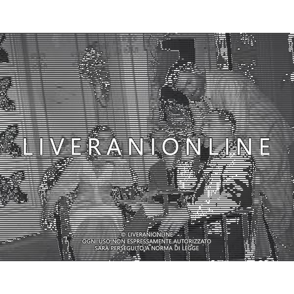 NEG-RETROSPETTIVA ANTONIO DE CURTIS IN ARTE TOTO\' NELLA FOTO ANTONIO DE CURTIS IN ARTE TOTO\' CON ALICIA POURDON E ORSON WELLS A ROMA ANNI 1950-1960 AG ALDO LIVERANI SAS