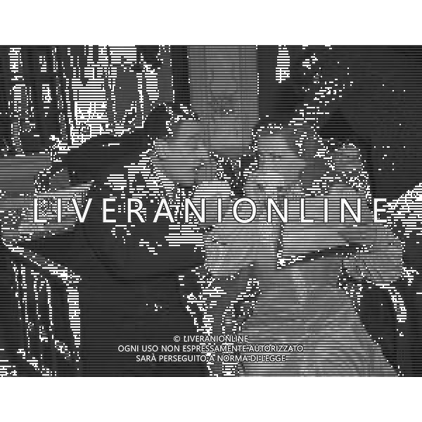 NEG-RETROSPETTIVA ANTONIO DE CURTIS IN ARTE TOTO\' NELLA FOTO ANTONIO DE CURTIS IN ARTE TOTO\' CON ALICIA POURDON E ORSON WELLS A ROMA ANNI 1950-1960 AG ALDO LIVERANI SAS