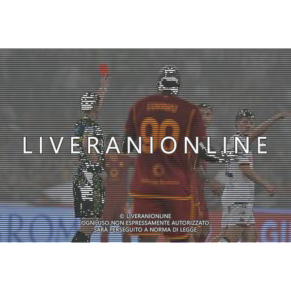 Roma vs Genoa - Campionato Serie A TIM - 37 giornata - Stadio Olimpico - Roma 19-05-2024 nella foto arbitro Manganiello estrae il cartellino rosso per l\'espulsione di Paredes ©Federico Gaetano / AGENZIA ALDO LIVERANI SAS