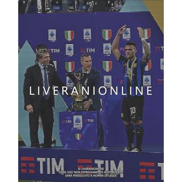Inter vs Lazio nella foto Lautaro Martinez (Inter) sul palco per la premiazione Milano 19-05-2024 Stadio Giuseppe Meazza - San Siro Campionato Serie A TIM - 37a giornata foto Roberto Garavaglia/Agenzia Aldo Liverani sas
