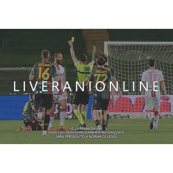 TVEM Valerio Di Cesare of SSC Bari receives a yellow card during the Italian Serie BKT playout match between Ternana Calcio vs SSC Bari on 23 May 2024 at the Libero Liberati stadium in Bari, Italy. Photo by Emmanuele Mastrodonato/ag. Aldo Liverani s.a.s. / AGENZIA ALDO LIVERANI SAS