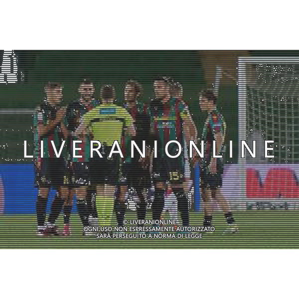 TVEM Players of Ternana Calcio protests with during the Italian Serie BKT playout match between Ternana Calcio vs SSC Bari on 23 May 2024 at the Libero Liberati stadium in Bari, Italy. Photo by Emmanuele Mastrodonato/ag. Aldo Liverani s.a.s. / AGENZIA ALDO LIVERANI SAS