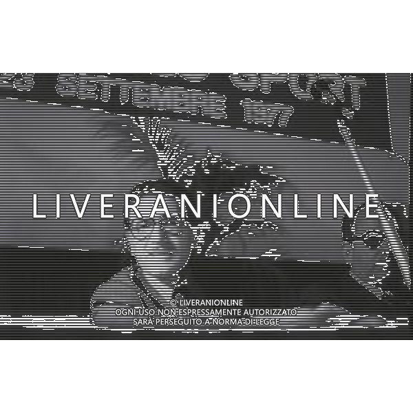 NEG-RETROSPETTIVA CONCETTO LO BELLO ARBITRO NELLA FOTO CONCETTO LO BELLO A PALMANOVA ALLE FESTA DELL\'AMICIZIA ANNO 1977 AG ALDO LIVERANI SAS