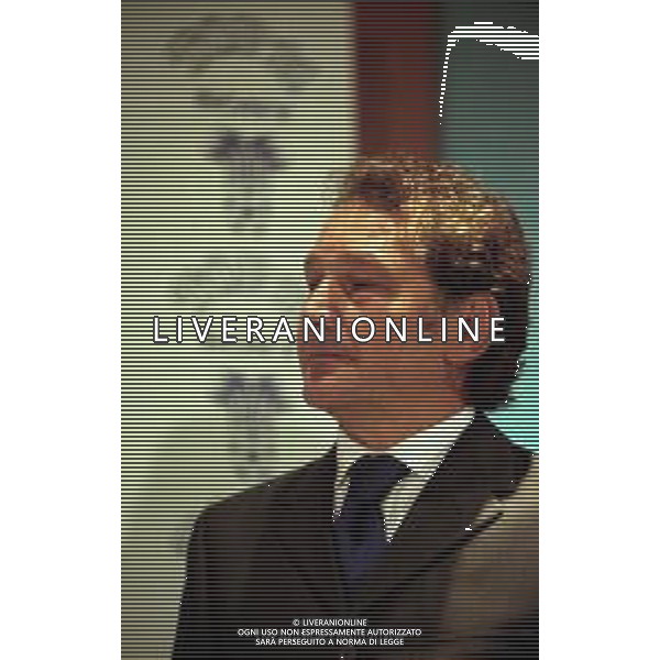 NEG- RETROSPETTIVA BRUNO LONGHI GIORNALISTA NELLA FOTO BRUNO LONGHI PRESENTATORE TOP 11 IL GIORNO 30-08-1999 AG ALDO LIVERANI SAS