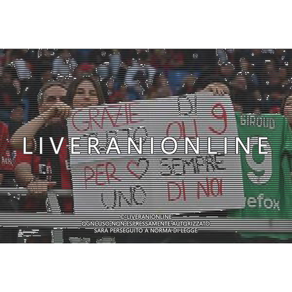 Milan vs Salernitana nella foto tifosi con cartello per Olivier Giroud (Milan) Milano 25-05-2024 Stadio Giuseppe Meazza - San Siro Campionato Serie A TIM - 38a giornata foto Roberto Garavaglia/Agenzia Aldo Liverani sas/ AGENZIA ALDO LIVERANI SAS