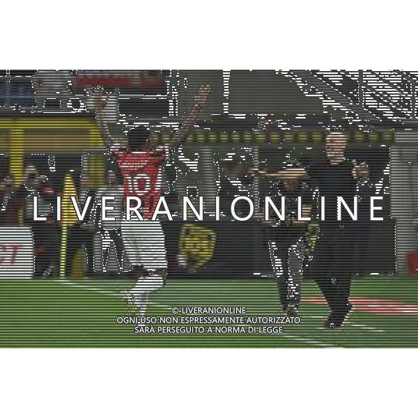 Milan vs Salernitana nella foto Rafael Leao (Milan) e Stefano Pioli allenatore Milan esultano dopo il gol dell\'1 a 0 Milano 25-05-2024 Stadio Giuseppe Meazza - San Siro Campionato Serie A TIM - 38a giornata foto Roberto Garavaglia/Agenzia Aldo Liverani sas/ AGENZIA ALDO LIVERANI SAS