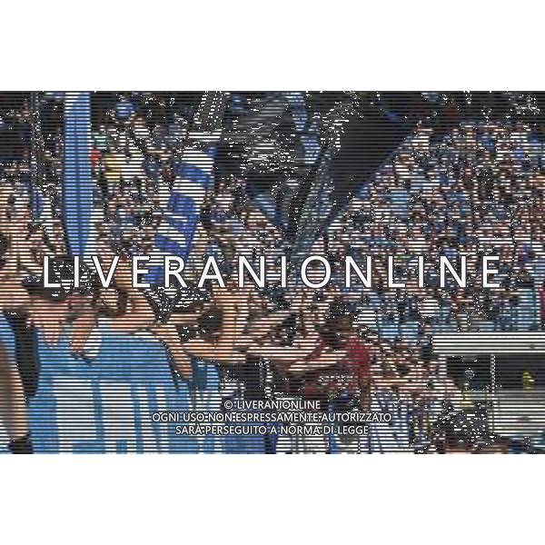 TVRG Atalanta vs Torino nella foto Duvan Zapata (Torino) con il bottiglione di vino che gli e\' stato regalato dai tifosi Atalanta Bergamo 26-05-2024 Gewiss Stadium Campionato Serie A TIM - 38a giornata foto Roberto Garavaglia/Agenzia Aldo Liverani sas/AGENZIA ALDO LIVERANI SAS