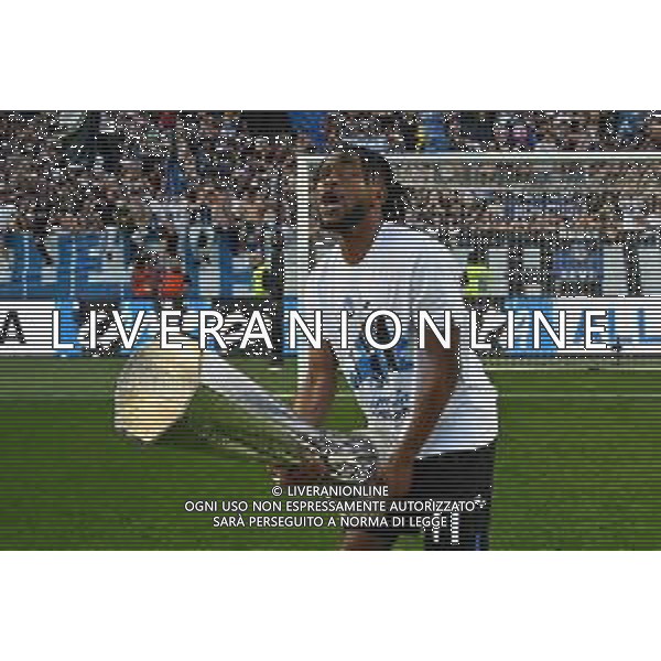 TVRG Atalanta vs Torino nella foto Ademola Lookman (Atalanta) a fine gara con la coppa trofeo europa league Bergamo 26-05-2024 Gewiss Stadium Campionato Serie A TIM - 38a giornata foto Roberto Garavaglia/Agenzia Aldo Liverani sas/ AGENZIA ALDO LIVERANI SAS