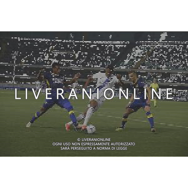 Denzel Dumfries of Inter FCcompetes for the ball with Juan David Cabal Murillo of Hellas Verona FC and Darko Lazovic of Hellas Verona FC during Hellas Verona FC vs Internazionale FC, 38° Serie A Tim 2023-24 game at Marcantonio Bentegodi Stadium in Verona (VR), Italy, on May 26, 2024. (Photo by Davide Casentini) / AGENZIA ALDO LIVERANI SAS