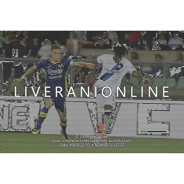 Darko Lazovic of Hellas Verona FC battle for the ball with Yann Bisseck of Inter FC during Hellas Verona FC vs Internazionale FC, 38° Serie A Tim 2023-24 game at Marcantonio Bentegodi Stadium in Verona (VR), Italy, on May 26, 2024. (Photo by Davide Casentini) / AGENZIA ALDO LIVERANI SAS