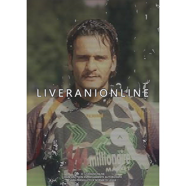 DIAP-RETROSPETTIVA GRAZIANO BATTISTINI CALCIATORE NELLA FOTO GRAZIANO BATTISTINI CON LA MAGLIA DELL\'UDINESE CALCIO NELL\'ANNO 1996-1997 AG ALDO LIVERANI SAS