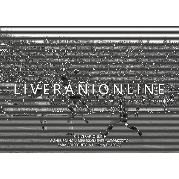 NEG-26-09-1982 BERGAMO CAMPIONATODI CALCIO SERIE B ATALANTA-BARI 1-0 NELLA FOTO PARATA BRUNO FANTINI AG ALDO LIVERANI SAS