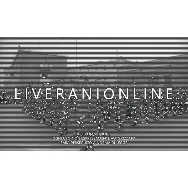 NEG-1985 LIVORNO L\'ARRIVO DEL CONTINGENTE ITALIANO DAL LIBANO ALLA PRESENZA DEL PRESIDENTE DELLA REPUBBLICA ITALIANA SANDRO PERTINI AG ALDO LIVERANI SAS