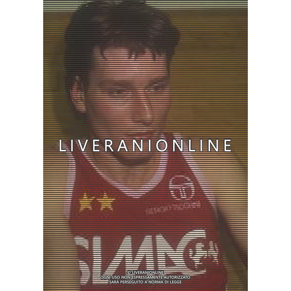 NEG-RETROSPETTIVA RUSS SHOENE BASKET  NELLA FOTO RUSS SHOENE CON LA MAGLIA SIMAC MILANO ANNO 1991-1992 AG ALDO LIVERANI SAS 