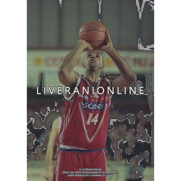 NEG-03-01-1999 REGGIO EMILIA CAMPIONATO DI BASKET SERIE A 1 ZUCCHETTI SOFTWARE REGGIO EMILIA-SONY MILANO NELLA FOTO DEMARCO JOHNSON AG ALDO LIVERANI SAS