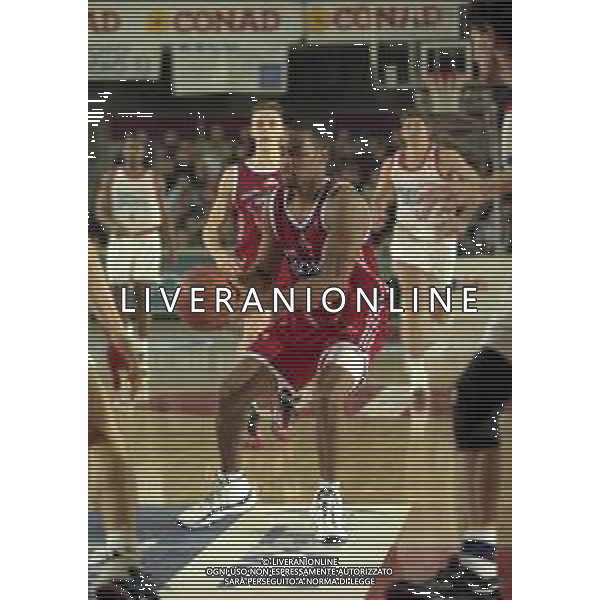NEG-03-01-1999 REGGIO EMILIA CAMPIONATO DI BASKET SERIE A 1 ZUCCHETTI SOFTWARE REGGIO EMILIA-SONY MILANO NELLA FOTO MELVIN BOOKER AG ALDO LIVERANI SAS