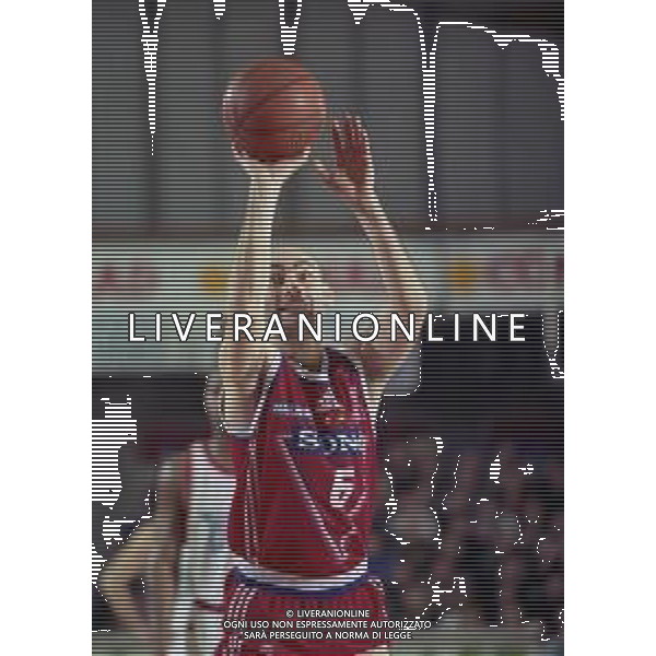 NEG-03-01-1999 REGGIO EMILIA CAMPIONATO DI BASKET SERIE A 1 ZUCCHETTI SOFTWARE REGGIO EMILIA-SONY MILANO NELLA FOTO FLAVIO PORTALUPPI AG ALDO LIVERANI SAS