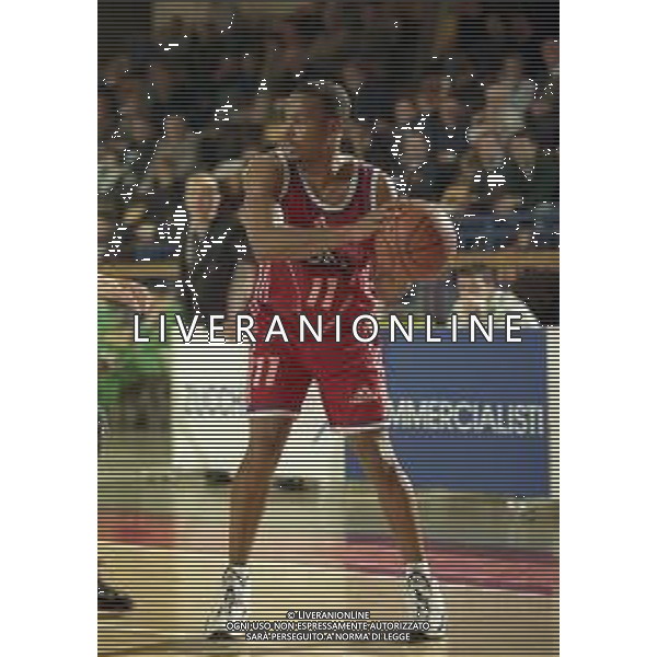 NEG-03-01-1999 REGGIO EMILIA CAMPIONATO DI BASKET SERIE A 1 ZUCCHETTI SOFTWARE REGGIO EMILIA-SONY MILANO NELLA FOTO MELVIN BOOKER AG ALDO LIVERANI SAS