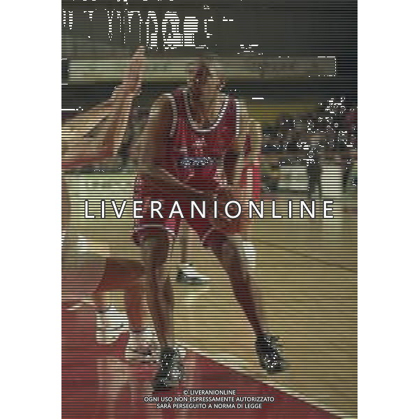 NEG-03-01-1999 REGGIO EMILIA CAMPIONATO DI BASKET SERIE A 1 ZUCCHETTI SOFTWARE REGGIO EMILIA-SONY MILANO NELLA FOTO DEMARCO JOHNSON AG ALDO LIVERANI SAS
