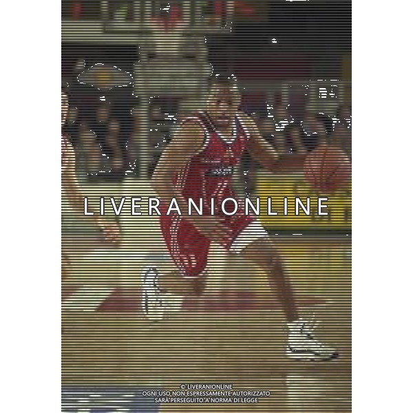 NEG-03-01-1999 REGGIO EMILIA CAMPIONATO DI BASKET SERIE A 1 ZUCCHETTI SOFTWARE REGGIO EMILIA-SONY MILANO NELLA FOTO MELVIN BOOKER AG ALDO LIVERANI SAS